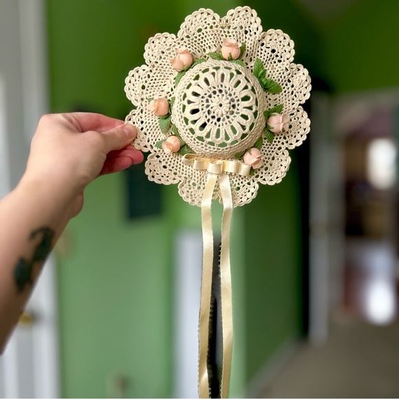 VTG Cottagecore Farmhouse Meadow Faux Material Hat Lace Tassel Wall Decor Art - Picture 8 of 8